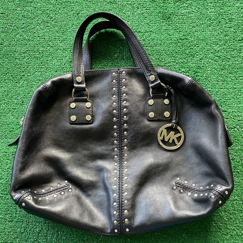 🎉🎉🎉HOST PICK 🎉🎉Authentic Michael Kors Bag | Michael Kors Bag | Black Bag | - Picture 4 of 16